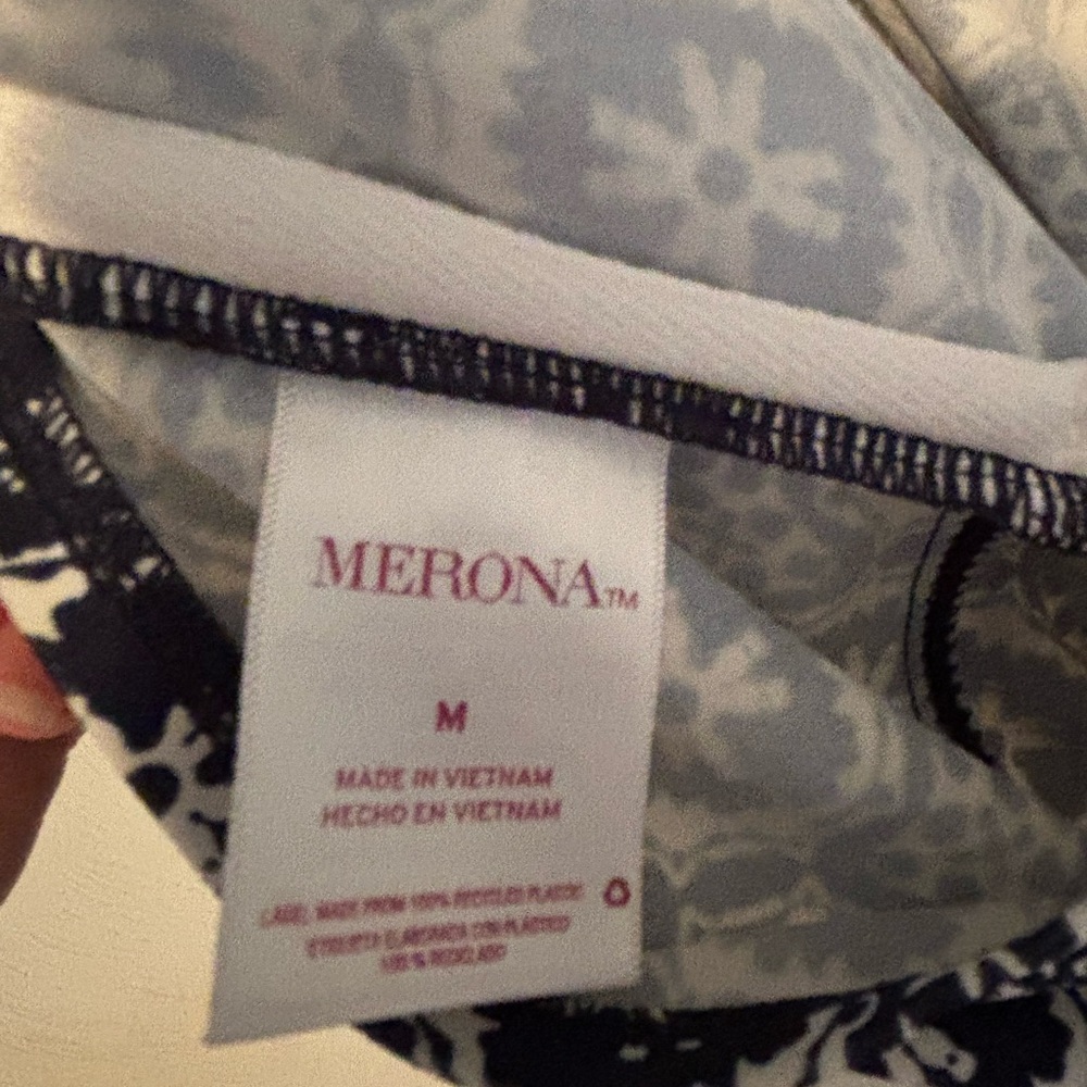 Merona Blue and White Tankini Top. Size M - Picture 2 of 3
